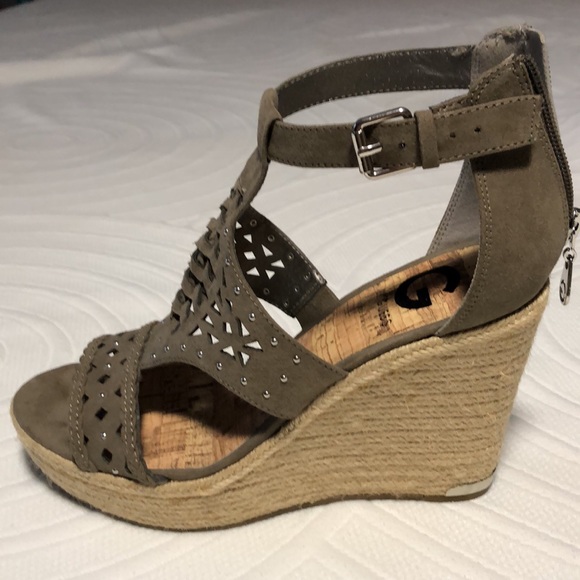 Guess Wedge Sandle - Picture 4 of 6